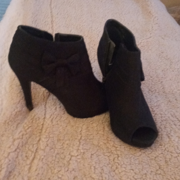 Boots - Picture 2 of 2